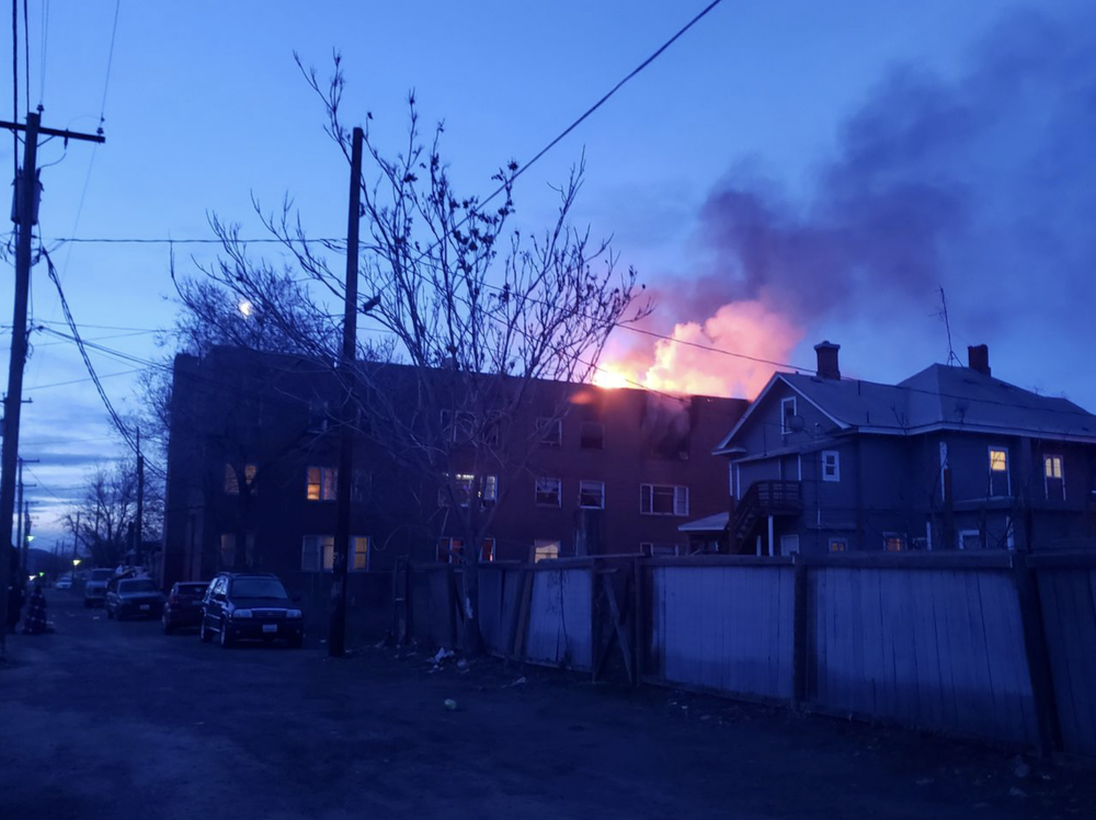 Fire on apartment complex in Yakima